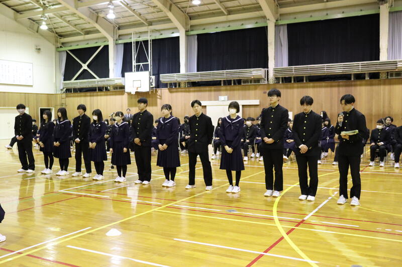 生徒会長からの挨拶と生徒会執行部の紹介